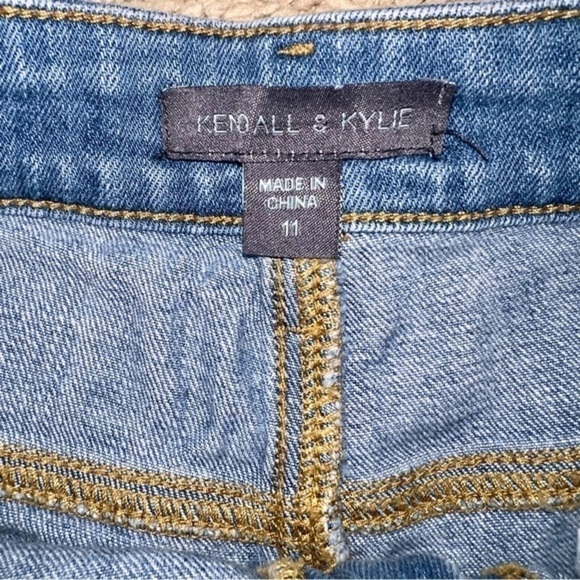 #109 🥀 Kendall & Kylie Jean Shorts - Picture 4 of 7